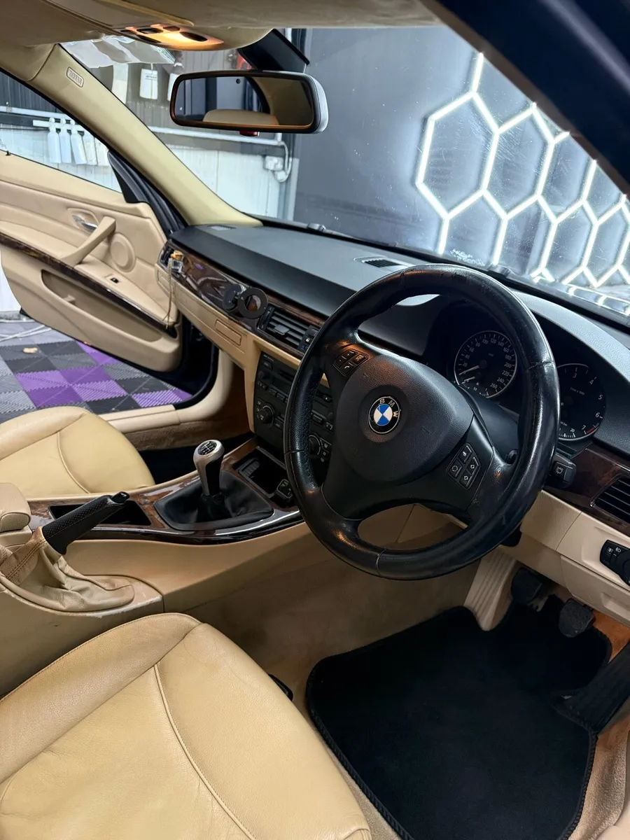 BMW E90 316i - Image 2