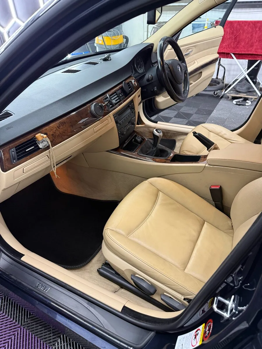 BMW E90 316i - Image 4