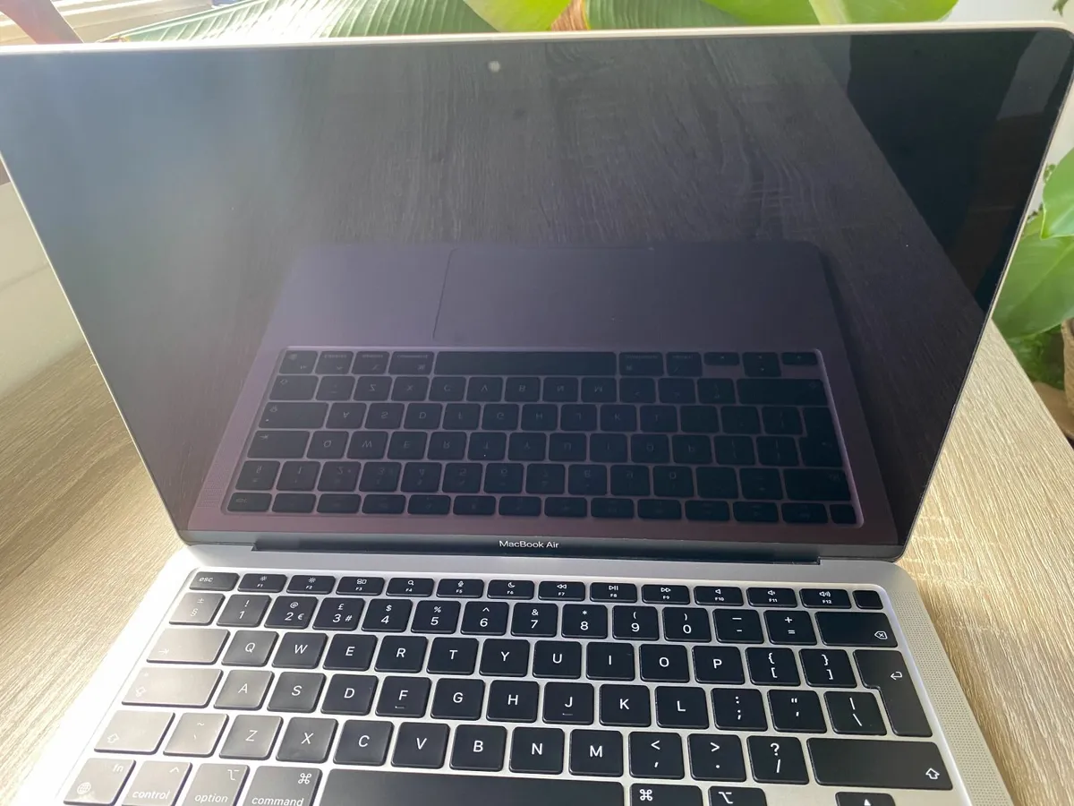 Apple MacBook Air 13inch 2020 M1 | 256GB | 8GB - Image 3