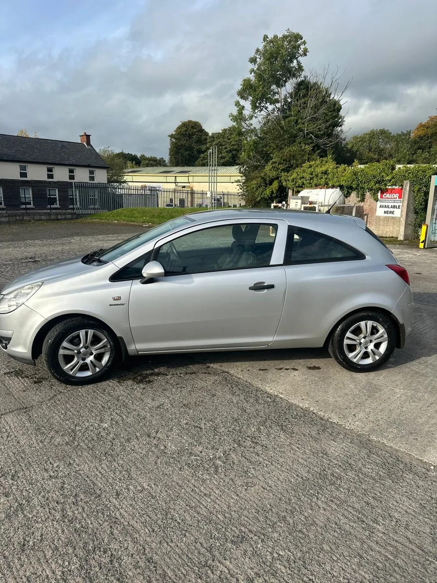 Vauxhall Corsa 2010 - Image 3