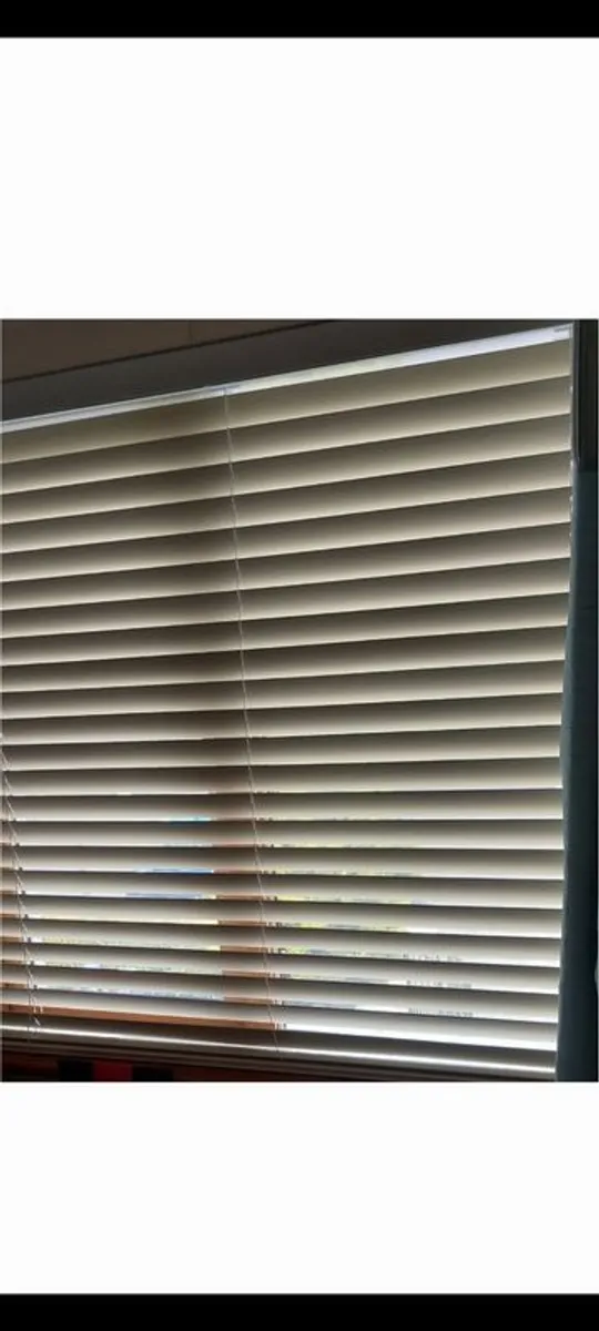 Venetian Blinds Cream x4 - Image 1