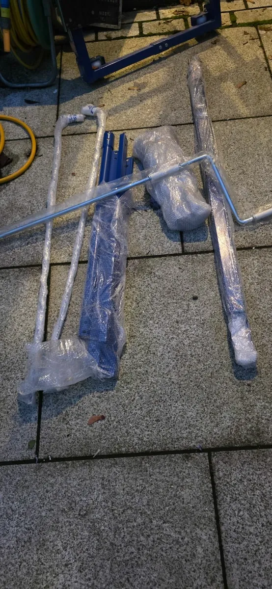 MSW TILTING CAR LIFT-NEVER USED! - Image 1