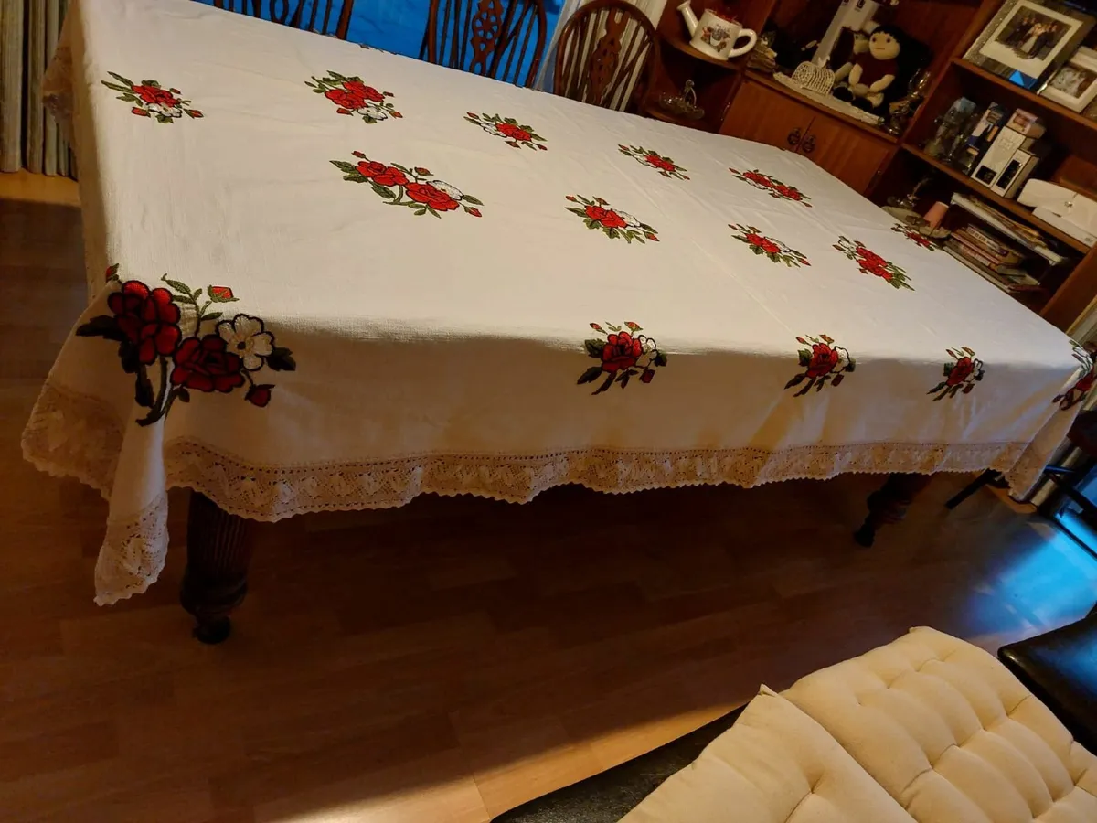 Christmas Dinner Set - Image 1