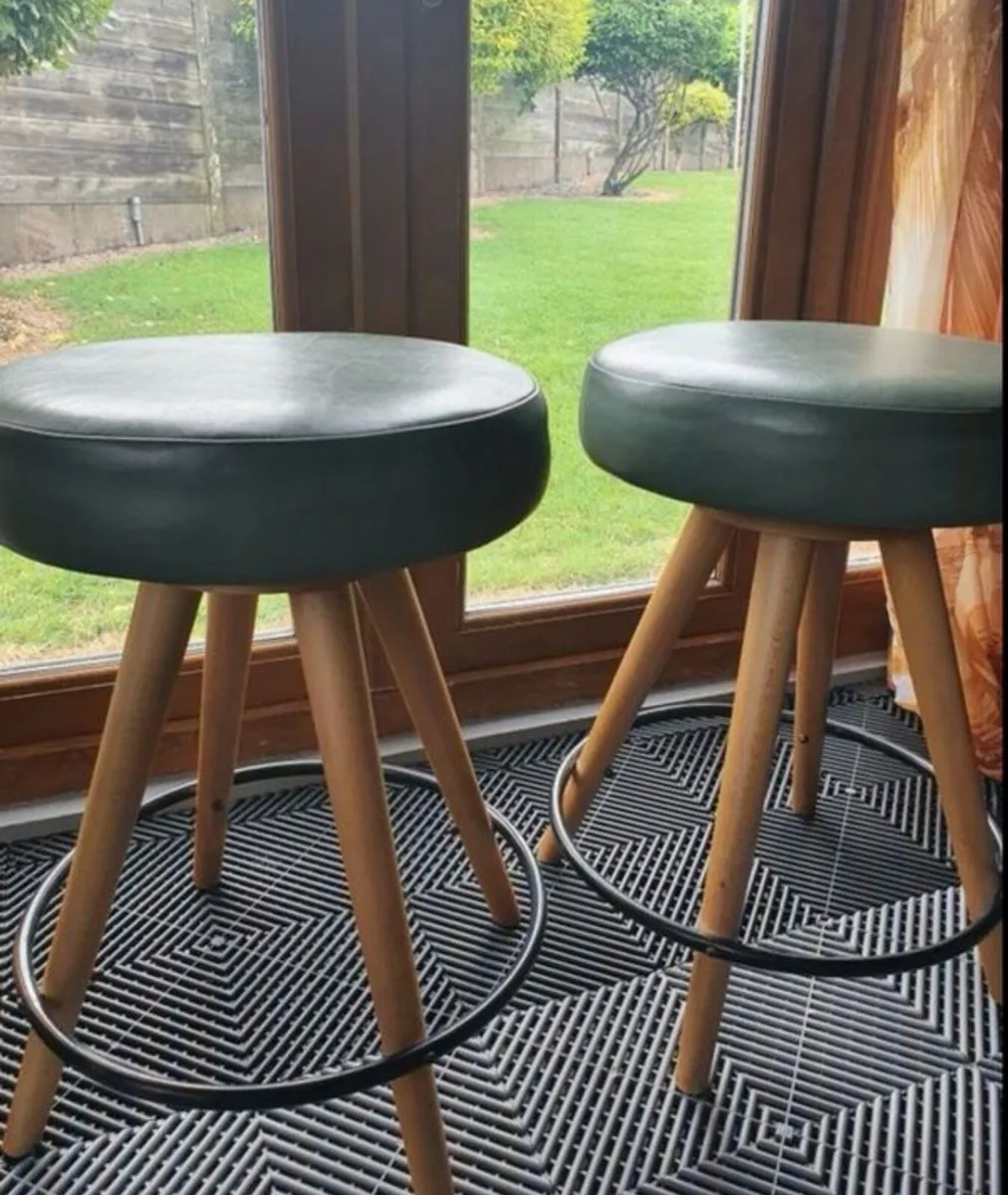 4 high bar leather chairs stools - Image 2