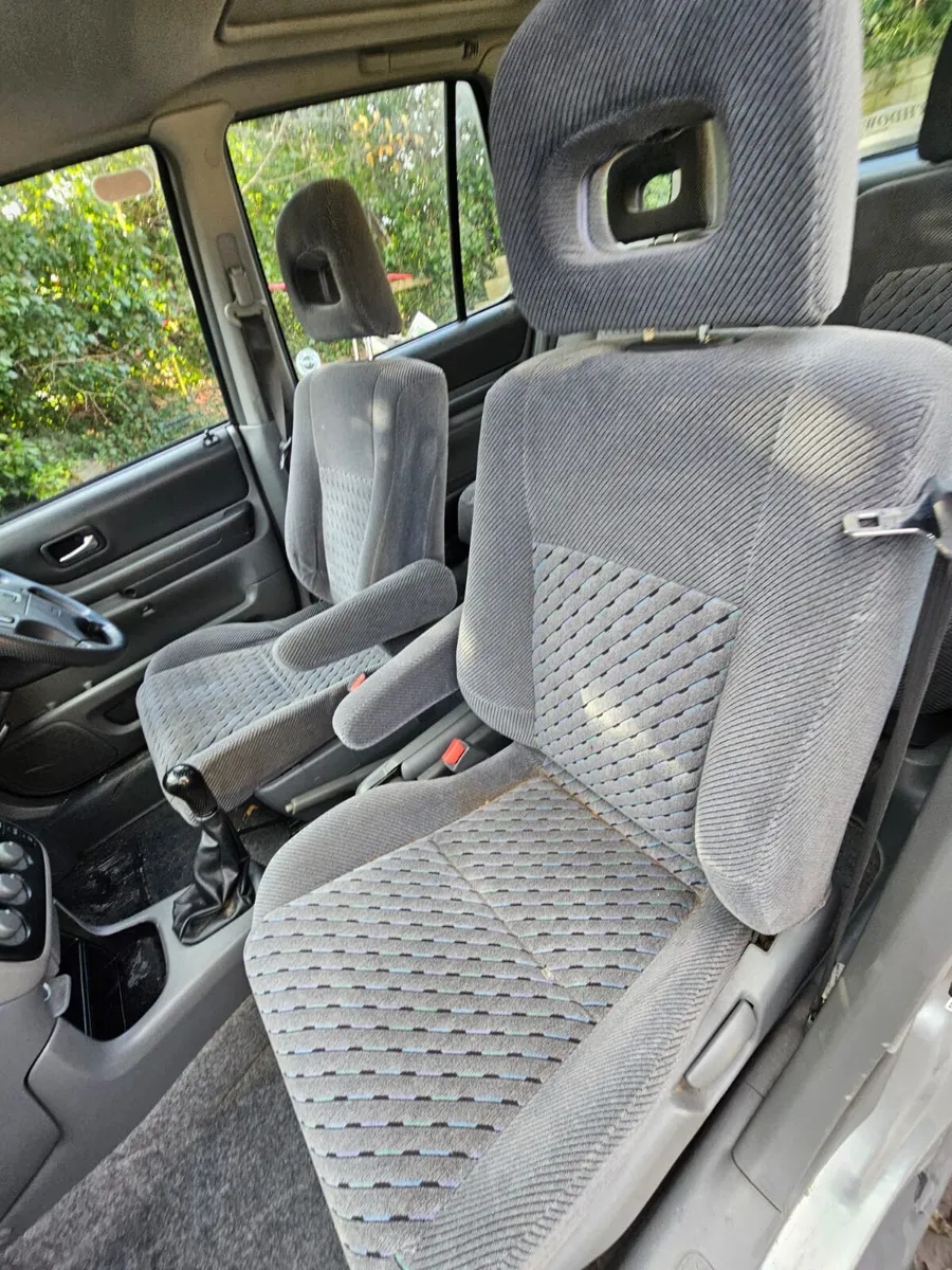 Honda CR-V 2000 1 owner €890 no offers - Image 3