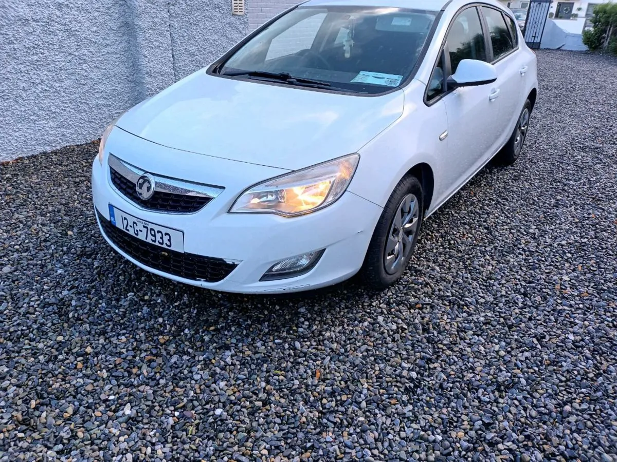 2012 vauxhall astra diesel nct9/26 tax 2/26 - Image 1
