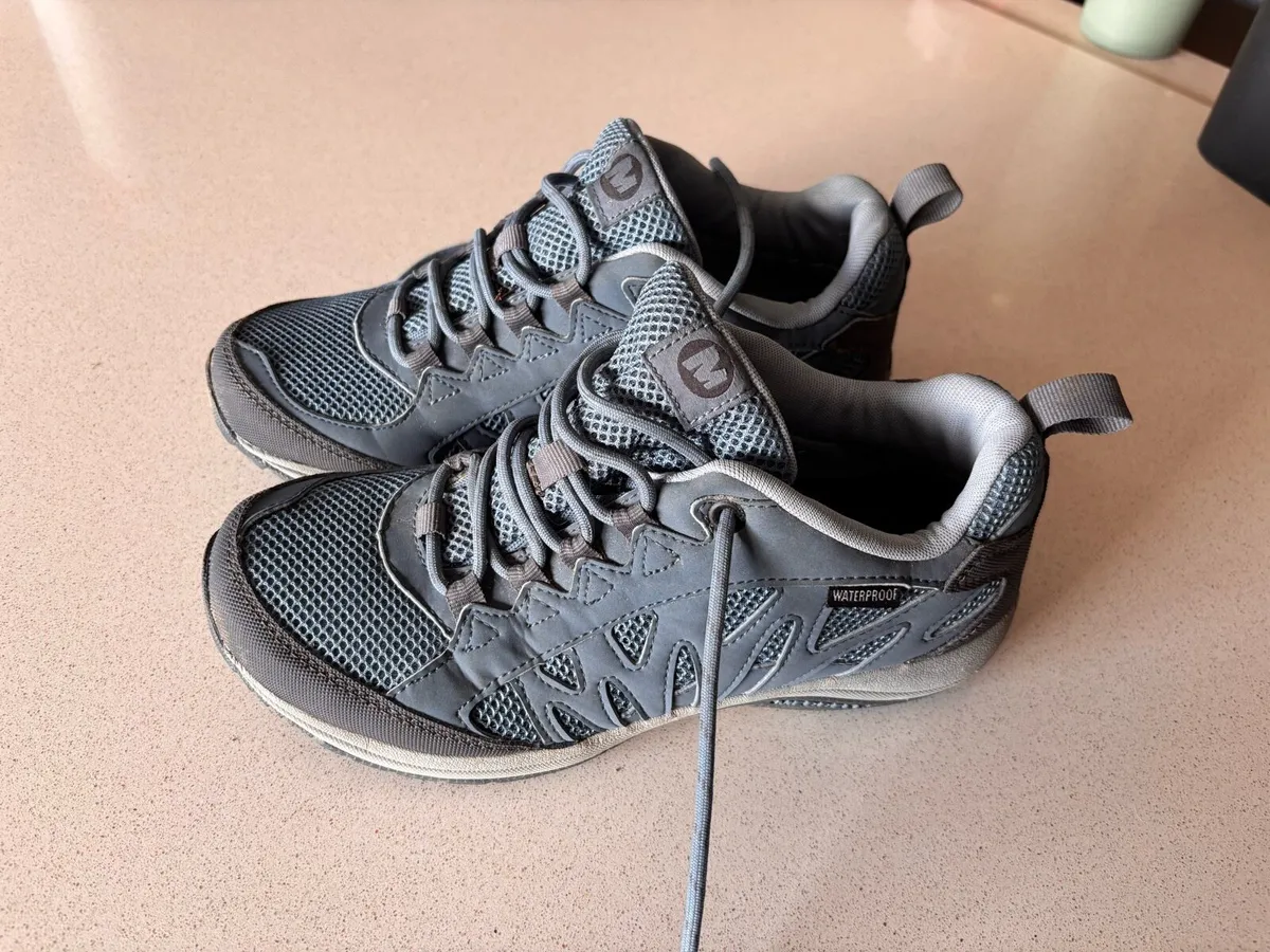 Merrell walking shoes - Image 1