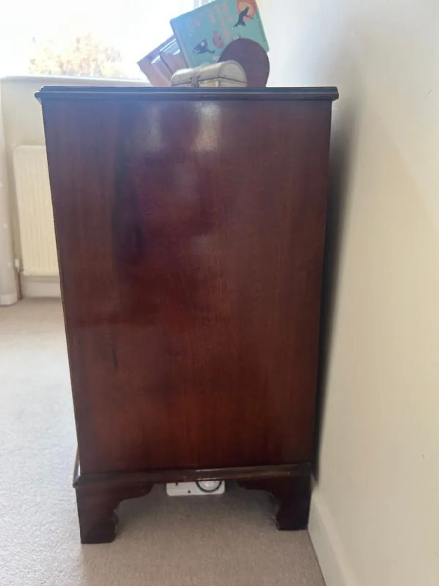 Chest of drawers - Image 2