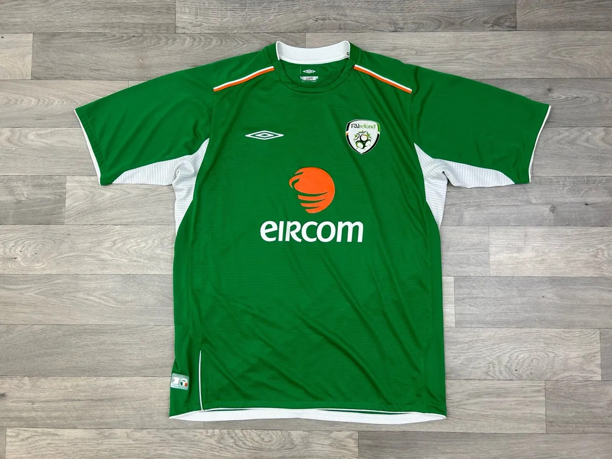 Vintage 2004 Umbro Ireland Home Jersey Shirt L - Image 1