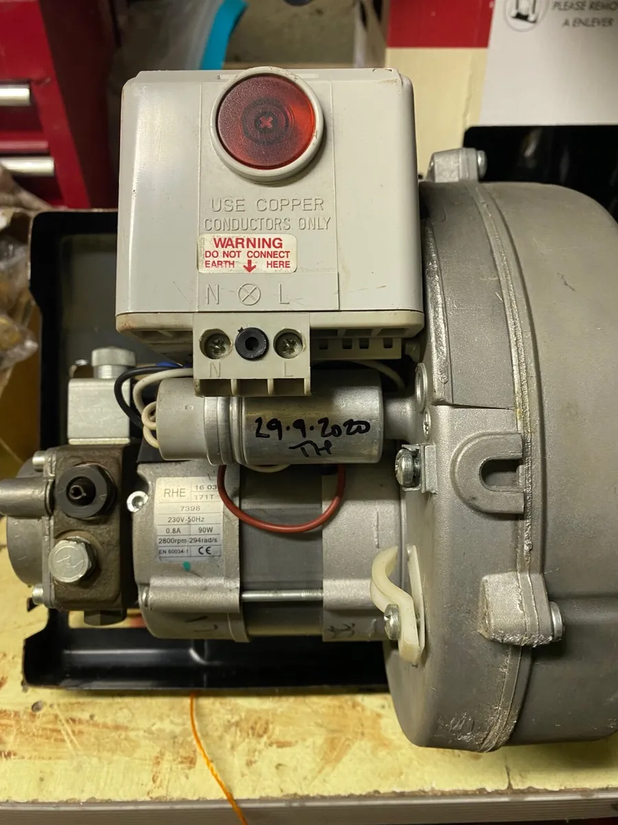 Oil burner for central heating - Image 4