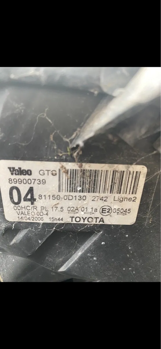 2006-2009 Toyota Yaris headlight right  left side - Image 3