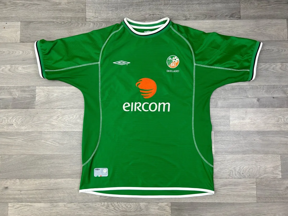 Vintage 2001 Umbro Ireland Home Jersey Shirt Large - Image 1