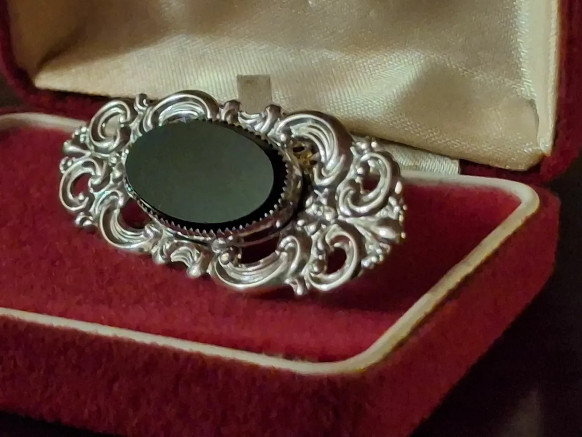 RARE ANTIQUE Mourning / Commemorative Brooch . - Image 1
