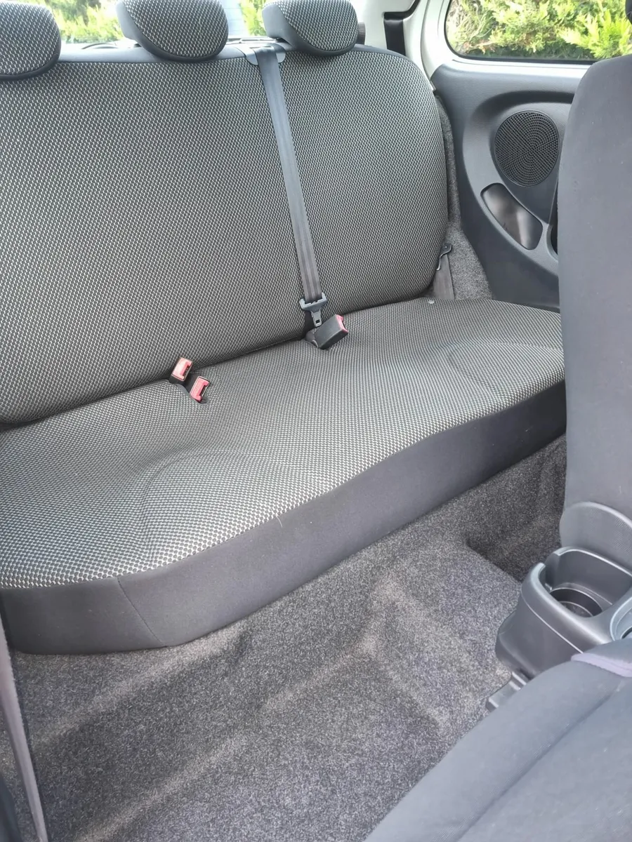 Nissan Micra 2010 - Image 4