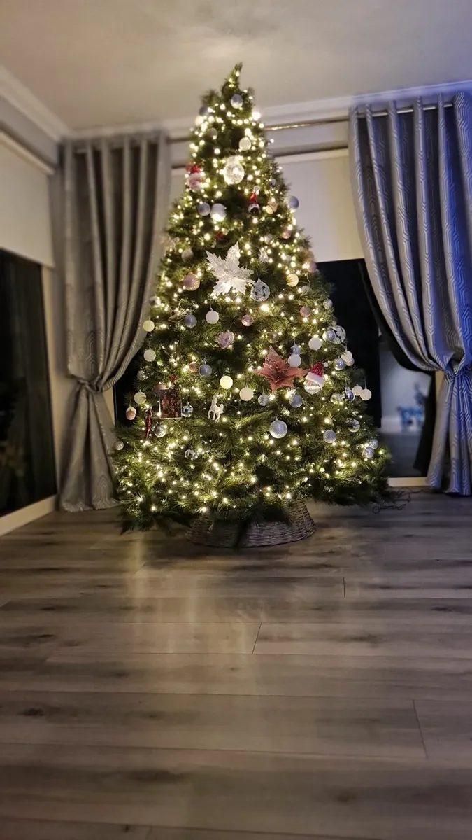 Christmas tree - Image 1