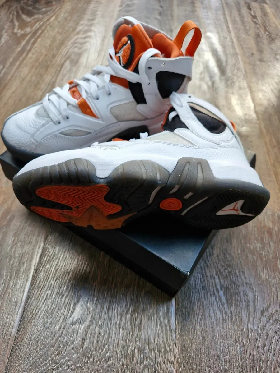 Kids Jumpman Two Trey  runners UK 3 - Image 1