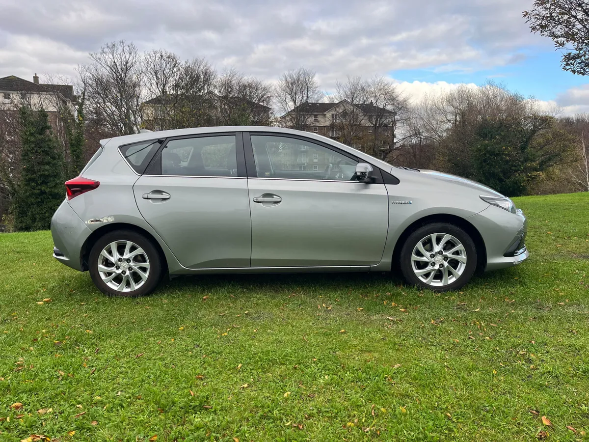 ONLINE AUCTION 2016 Toyota Auris Hybrid - Image 4