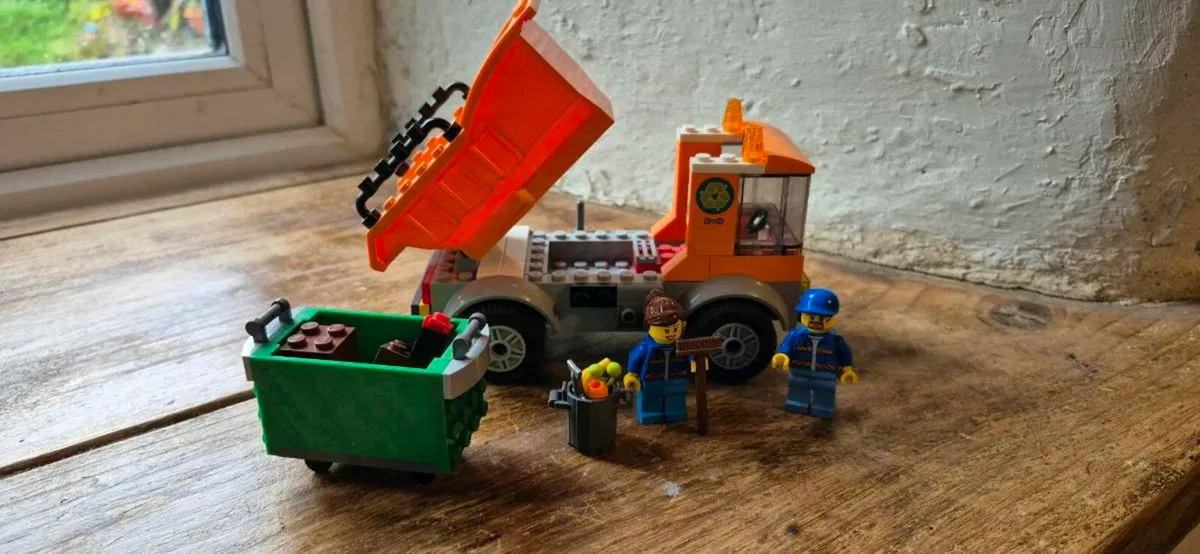 Lego Bin Lorry - Image 2