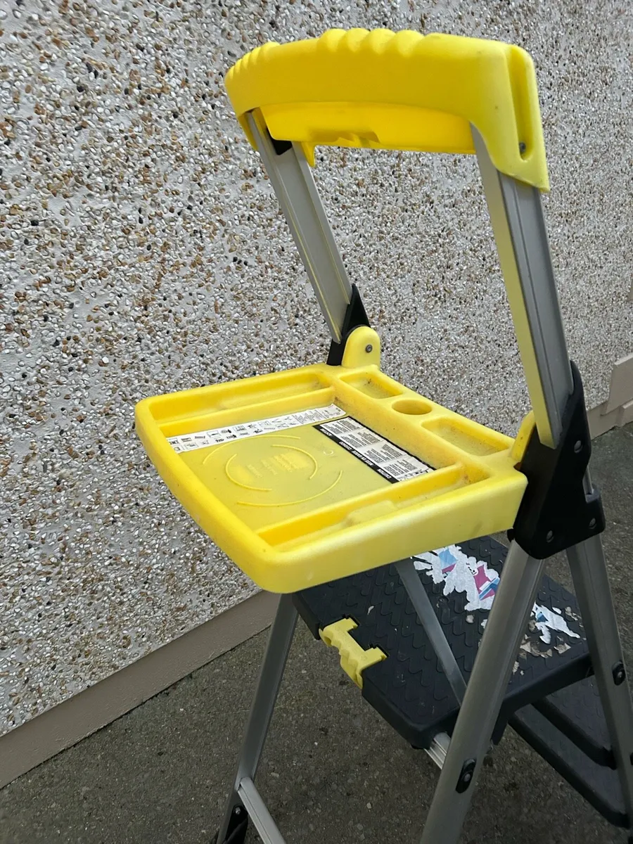 Cosco  3 Step Ladder With Tool Tray - Image 3