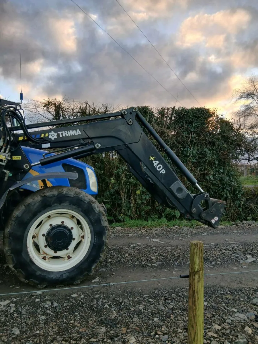 Front loader - Image 1
