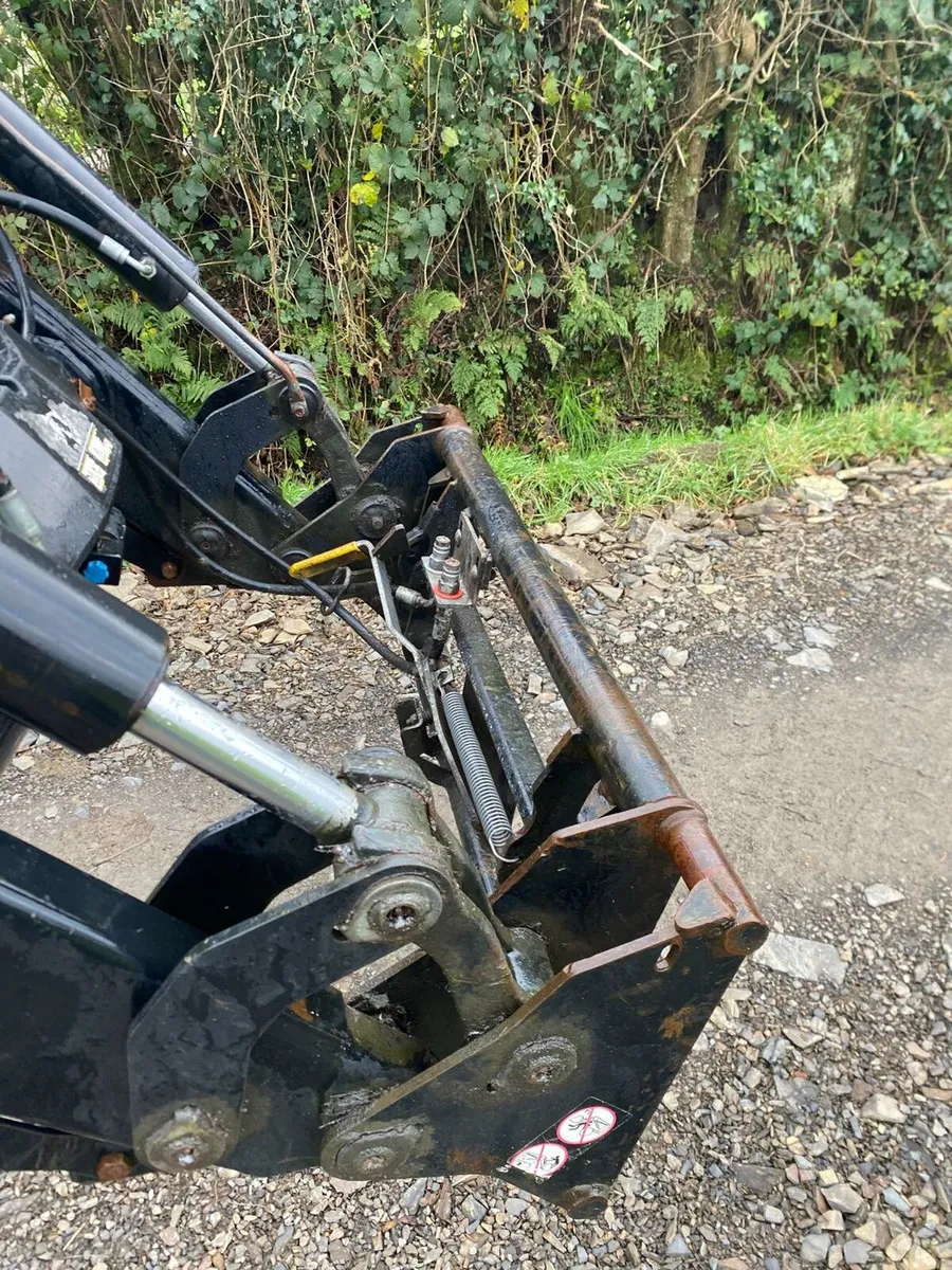 Front loader - Image 3