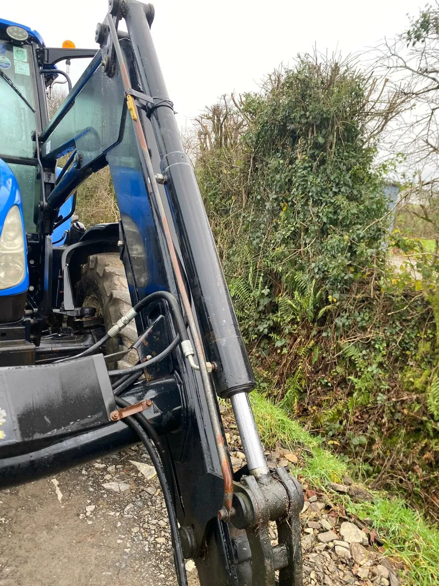 Front loader - Image 4