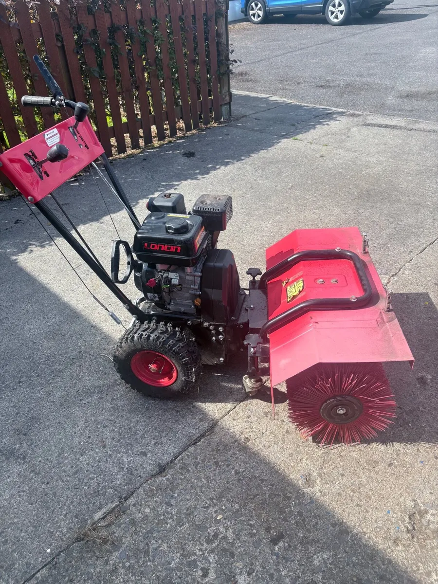 Motorised  leave & moss brush - Image 3