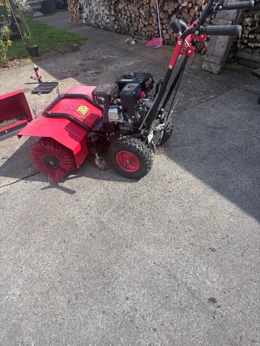 Motorised  leave & moss brush - Image 4