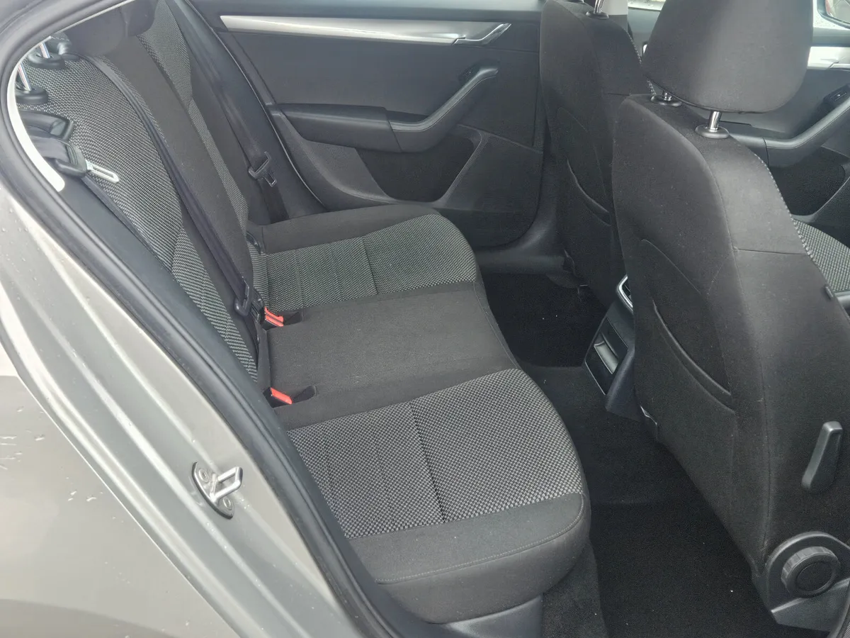 Skoda Octavia automatic - Image 4