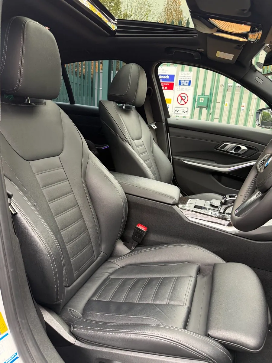 BMW 330E - Image 3
