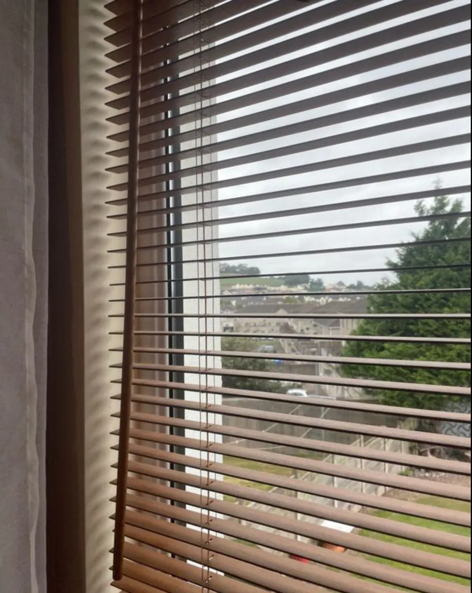 3 Wooden blinds - Image 4