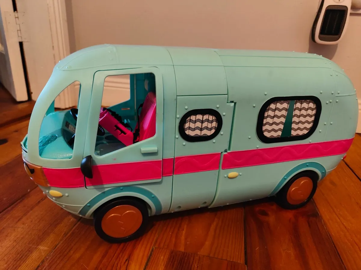 Lol doll house/ camper/ dolls - Image 1