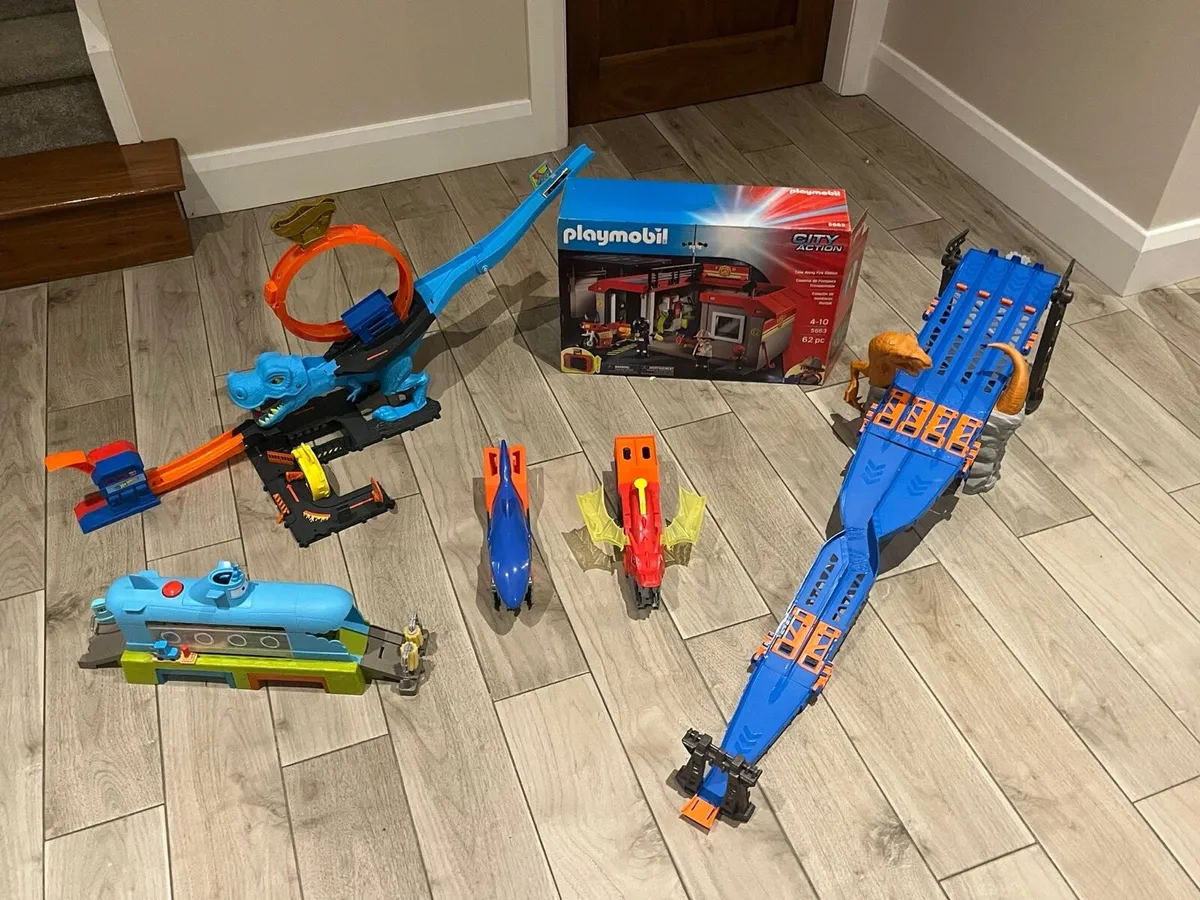 Hotwheels and Playmobil Bundle - Image 1