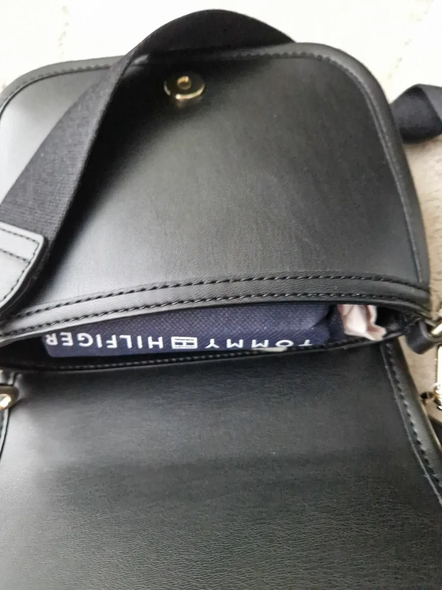 Tommy Hilfiger handbag BNWT - Image 3