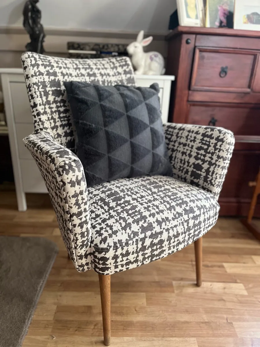 occasional chair - Image 1