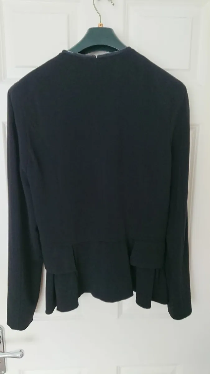 Genuine Guess jacket UK 12 - Image 4