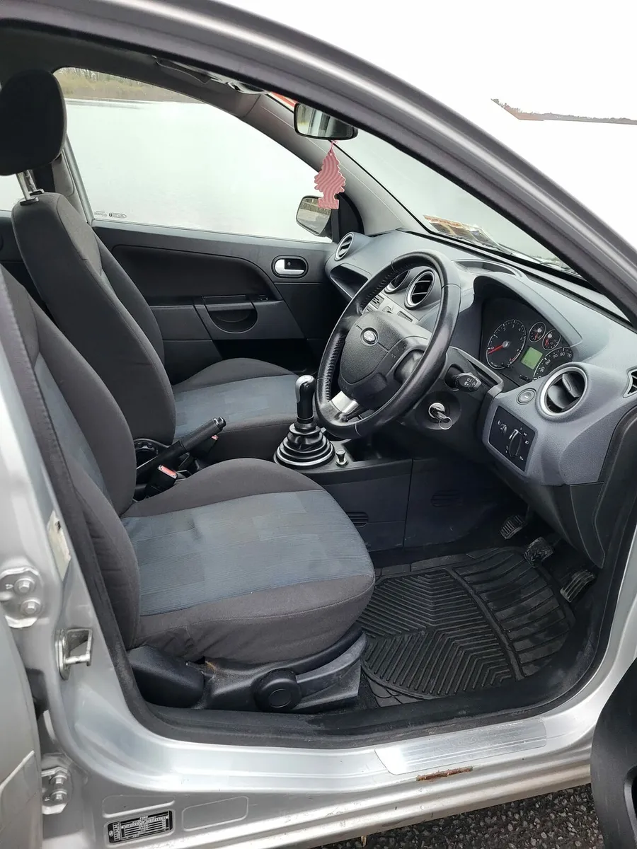 07 Ford Fiesta Hatchback Petrol Silver - Image 2
