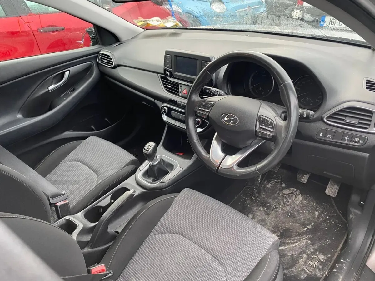 2017 Hyundai i30 1.6 Diesel Driving - Image 2