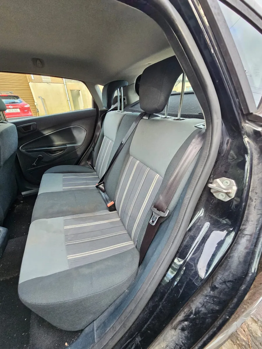 Ford Fiesta 2010 diesel €1600 no offers - Image 3