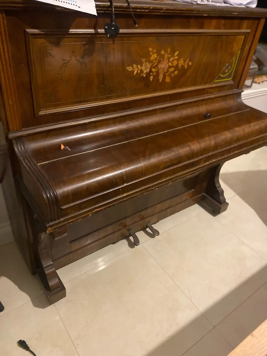 Piano - Image 1