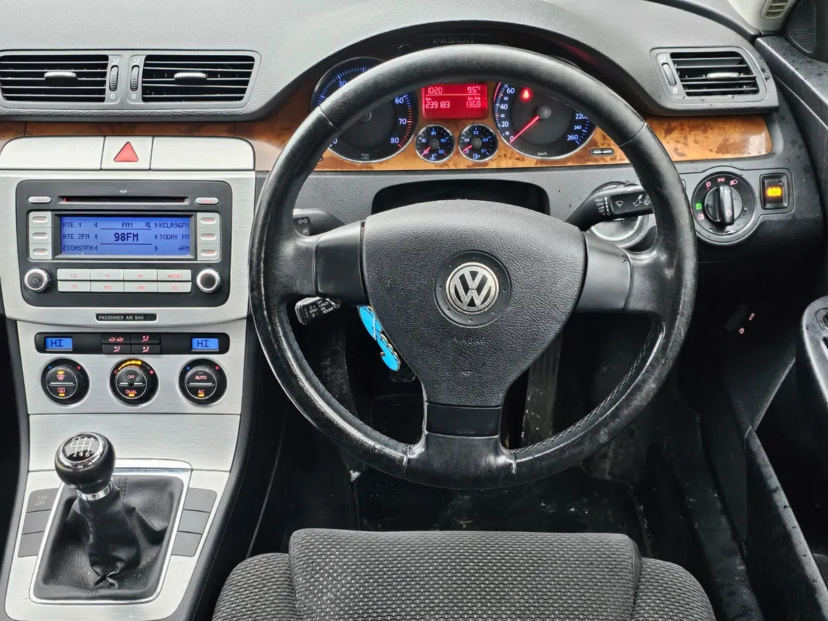 Volkswagen Passat 2009 petrol €1333 - Image 3