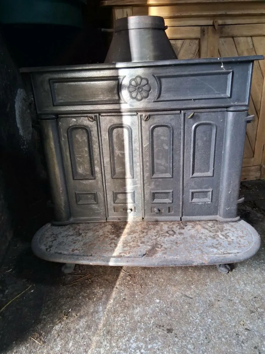 Solid fuel stove in good condition  . - Image 1