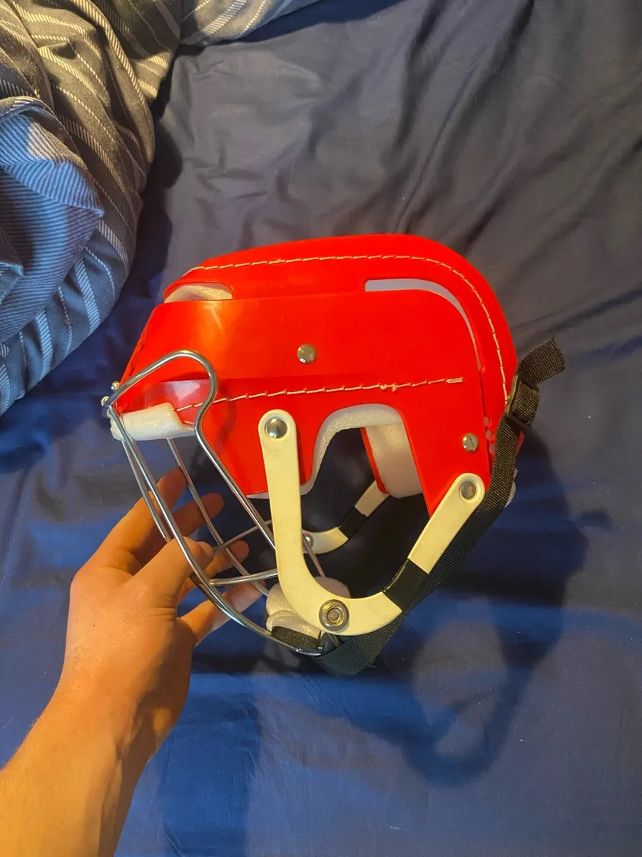 Hobie hurling helmet - Image 3