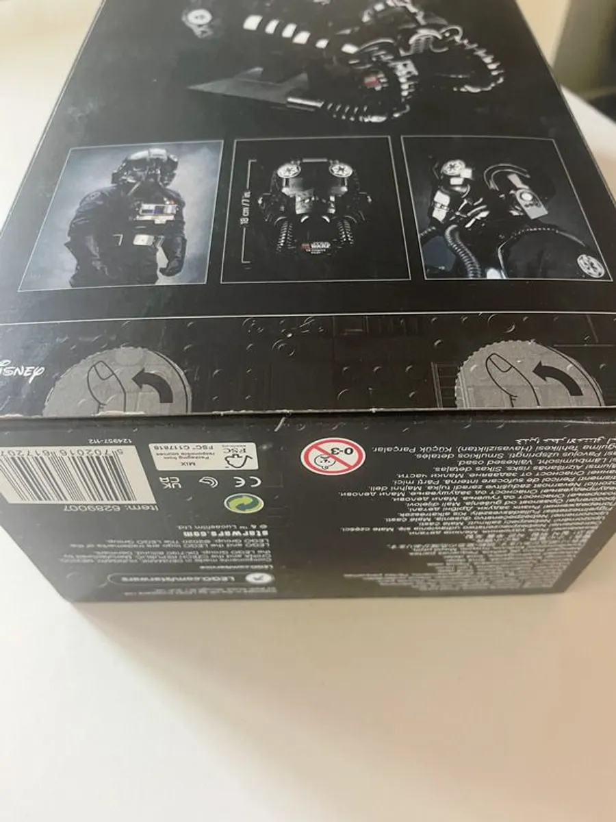 Lego Star Wars Tie Fighter Helmet 75274 - Image 3