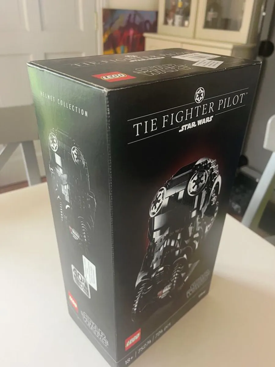 Lego Star Wars Tie Fighter Helmet 75274 - Image 4