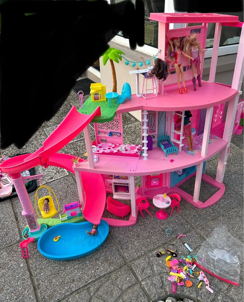 Barbie dream house and airplane - Image 1