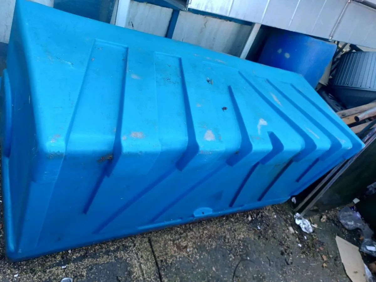 Large four court bunker - Image 1