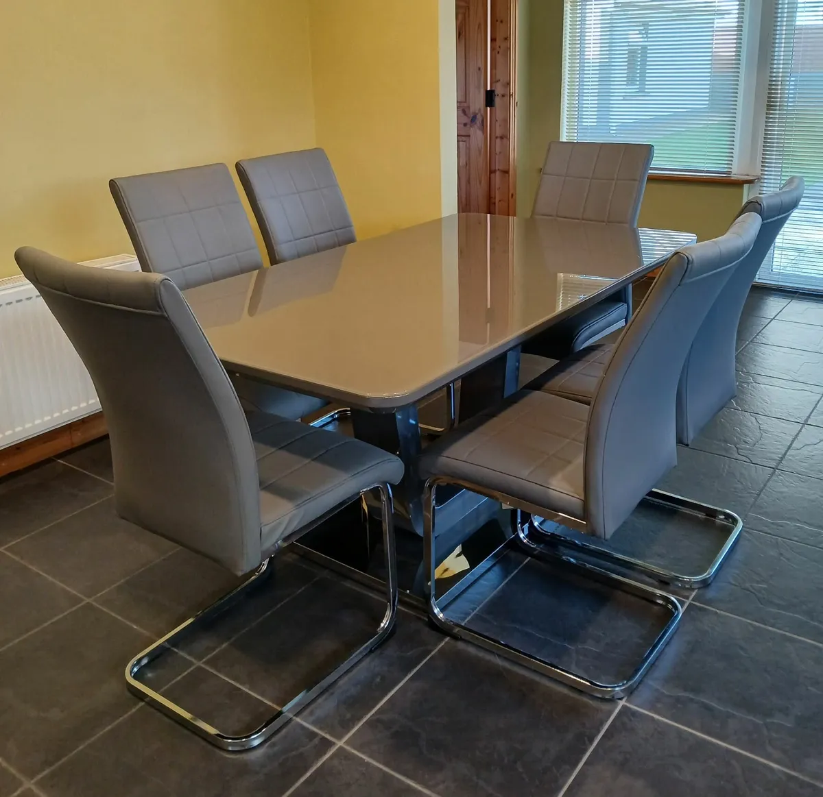 Kitchen Table & 6 no Chairs - Image 1