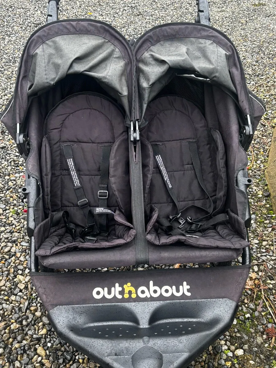 Out n about double - Image 3