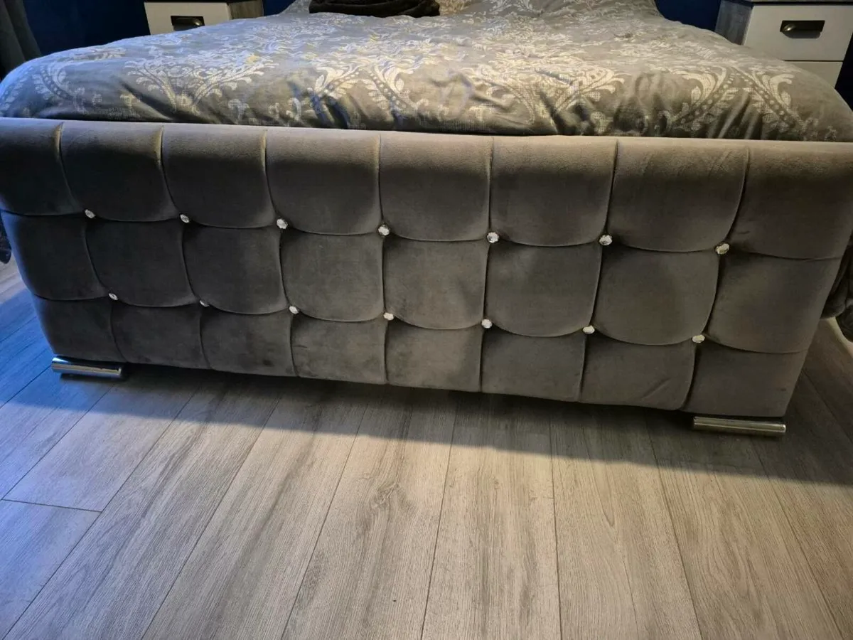 Grey Velvet Dimonte Kingsize Divan Bed - Image 3